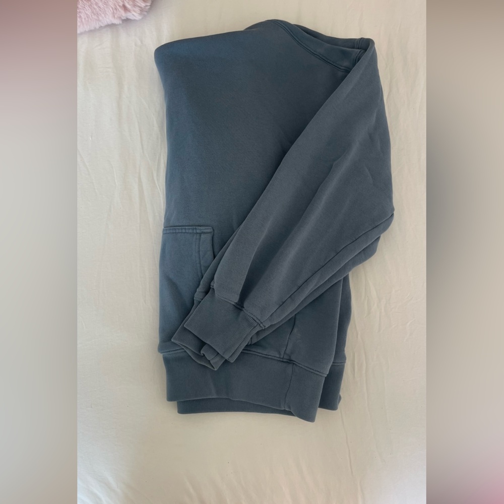 Hollister Boxy Fit Hoodie - Picture 2 of 5